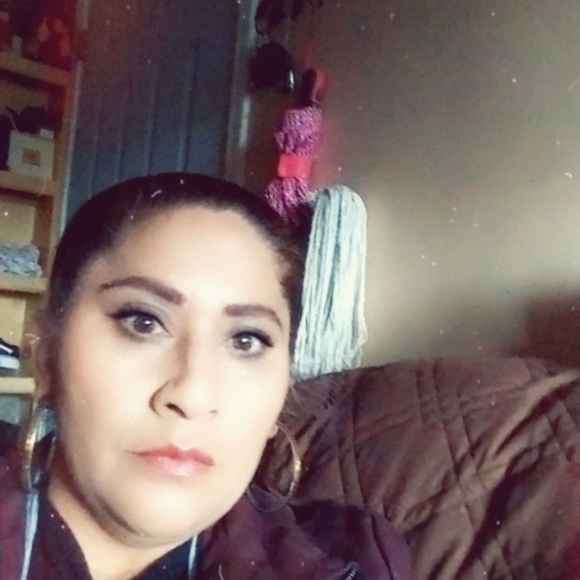 Meet your Posher, Gloria - Picture 1 of 1